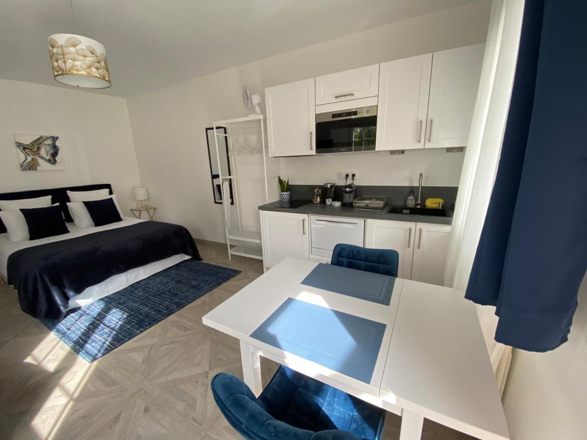 Manoir Et Appartements Avec Piscine Au Domaine De Bize Mirepoix เมียร์พัวซ์ ภายนอก รูปภาพ